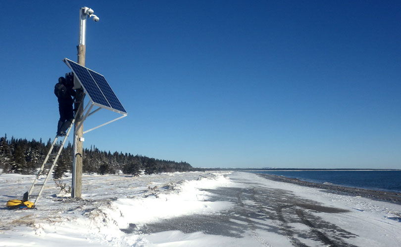 Le réseau compte 5 400 stations de mesure réparties sur les différents types de côte de l’estuaire et du golfe du Saint-Laurent. (Photo : Catherine Bruyère, Chaire de recherche en géoscience côtière)