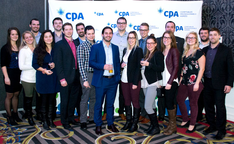 Plusieurs étudiantes et étudiants de l'UQAR ont pris part au cocktail de la réussite du Regroupement des CPA de Québec et de Chaudière-Appalaches.