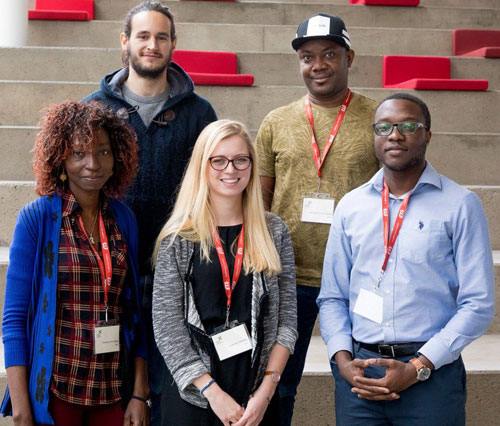 Pascaline Pacmogda (UQAC), Ludivine Mathieu (UQAC) et Porfowa Hermann Silué (UQAR) entourés de François Genin (UQAR) et de Joseph Kessel Pombe (UQAT).