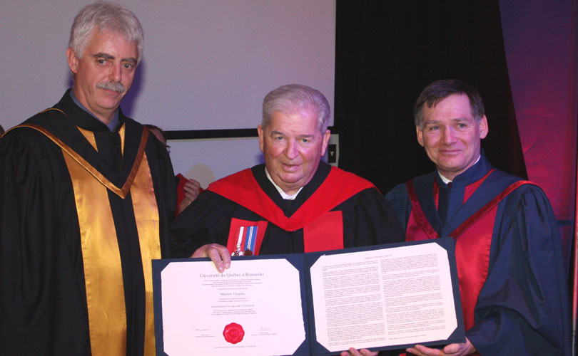 L'UQAR a remis un doctorat honorifique à Maurice Tanguay en 2009.