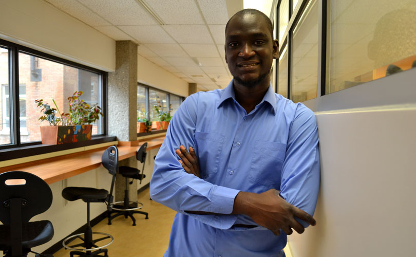Ousmane Mbaye est candidat au doctorat en développement régional.