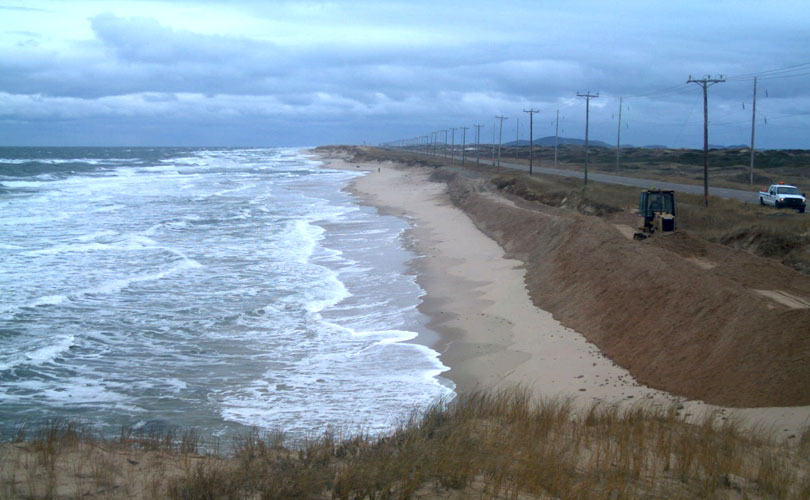 Recharge de plage à Pointe aux Loups. (Photo : Laboratoire de dynamique et de gestion intégrée des zones côtières)