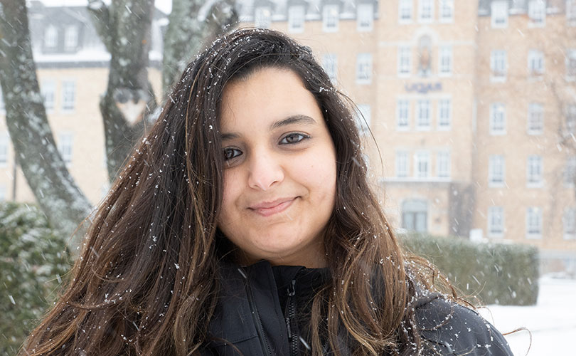 Sara Chetioui est étudiante au baccalauréat en sciences comptables. (Photo : Romain Claudepierre)