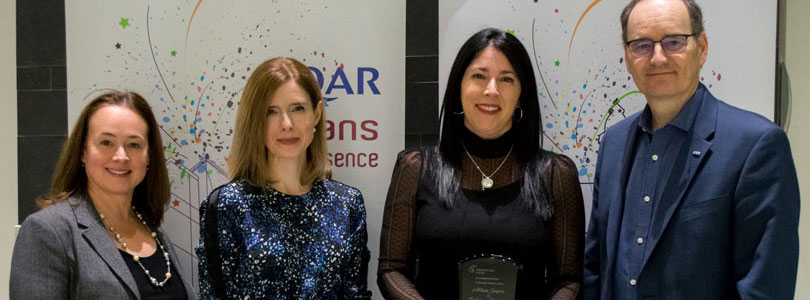 Catherine Beaudry et Mélanie Gagnon, professeures à l'unité départementale des sciences de la gestion, récipiendaires de la Distinction Alcide-C.-Horth 2019.